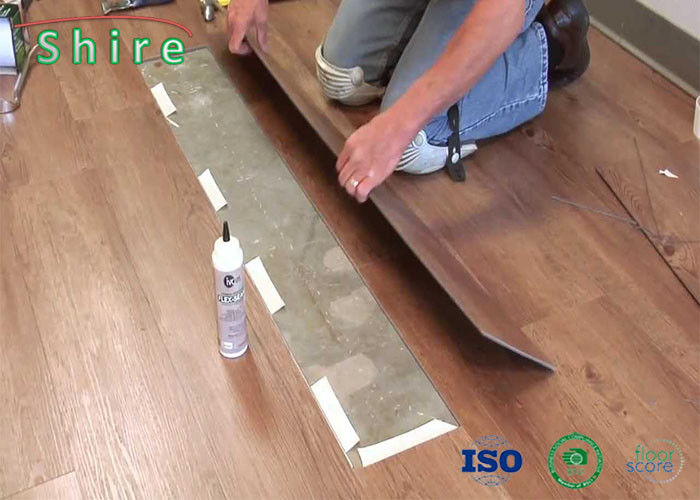Eco Friendly SPC Flooring Uv Coated Surface Treatment 100% Formaldehyde Free